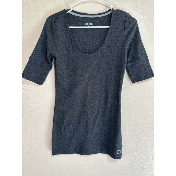 Kenneth Cole Reaction Tops - Kenneth Cole Reaction Women's Scoop Neck 1/2 Sleeve Dark Gray Tee, Size M